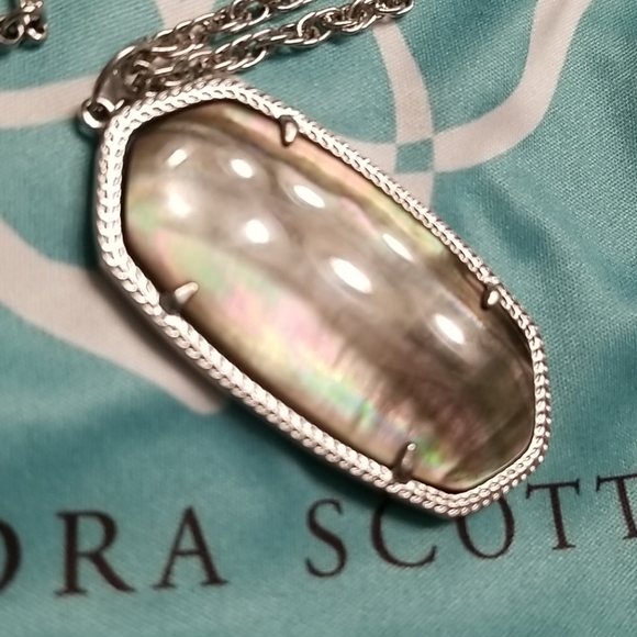 Kendra Scott Rae/Raeanne Necklace - Picture 3 of 4